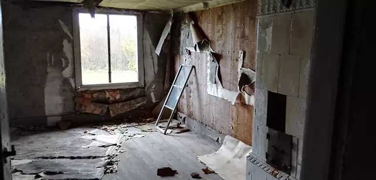 Why Selling a Distressed House Through Traditional Methods Fails in Sioux Falls